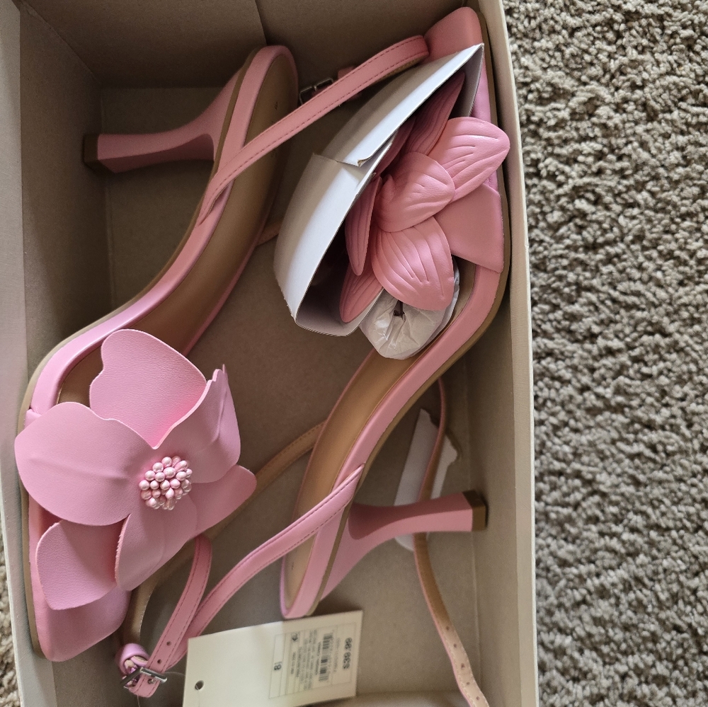 Brand new women pink sandals